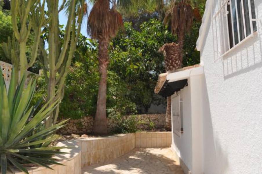 Mediterranean villa with flat plot close to Moraira centre