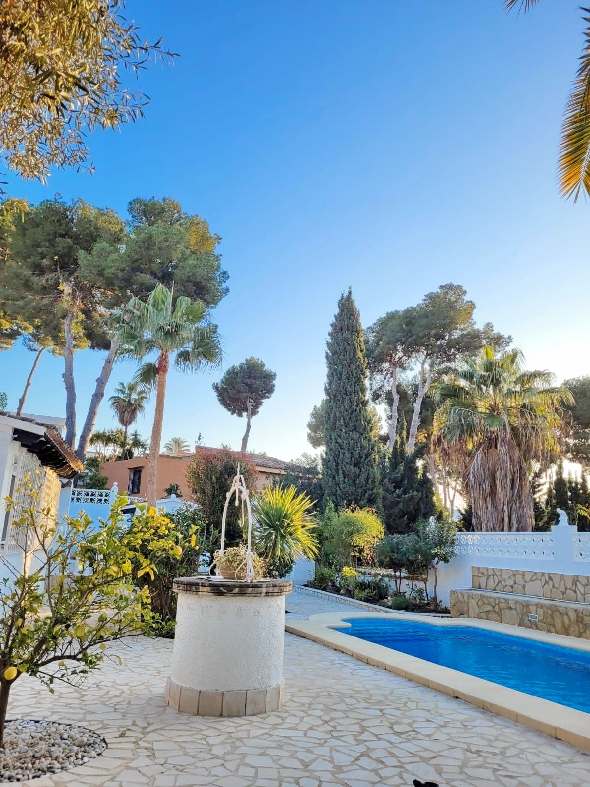 Mediterranean villa with flat plot close to Moraira centre