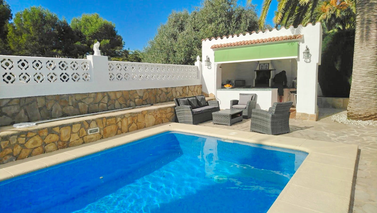 Mediterranean villa with flat plot close to Moraira centre