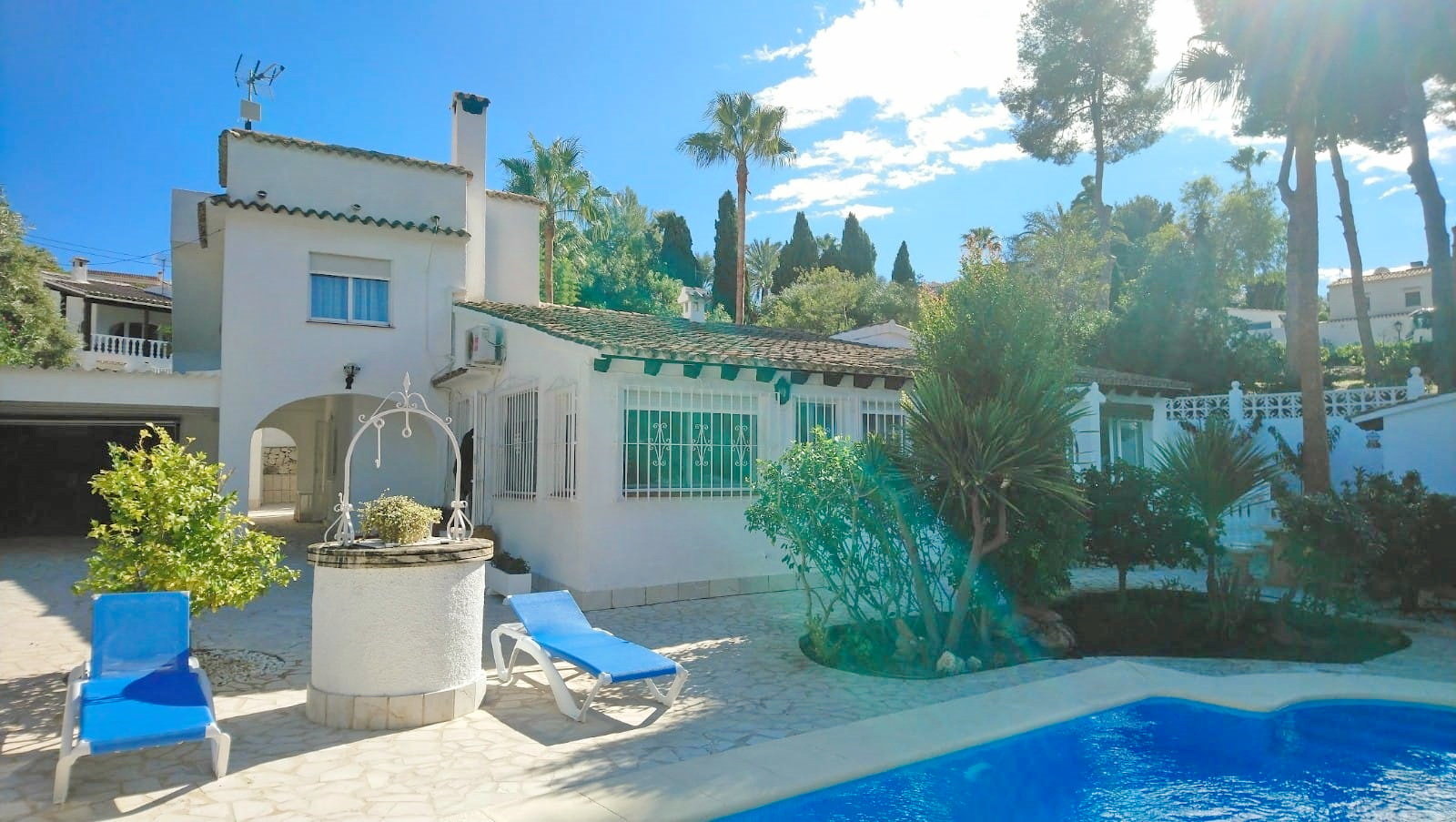 Mediterranean villa with flat plot close to Moraira centre