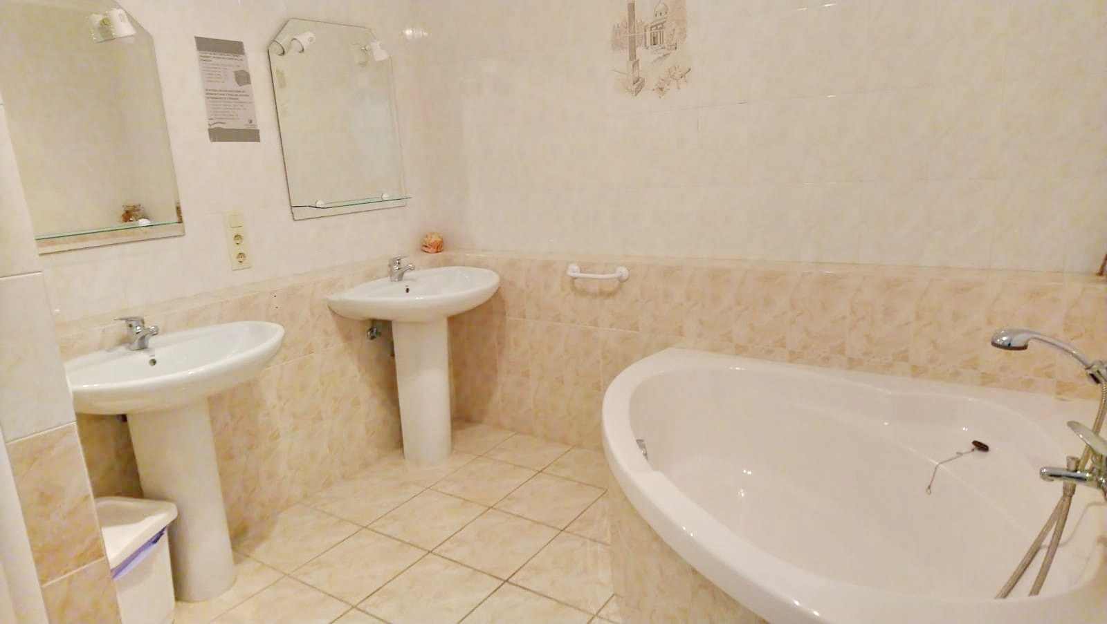 Mediterranean villa with flat plot close to Moraira centre