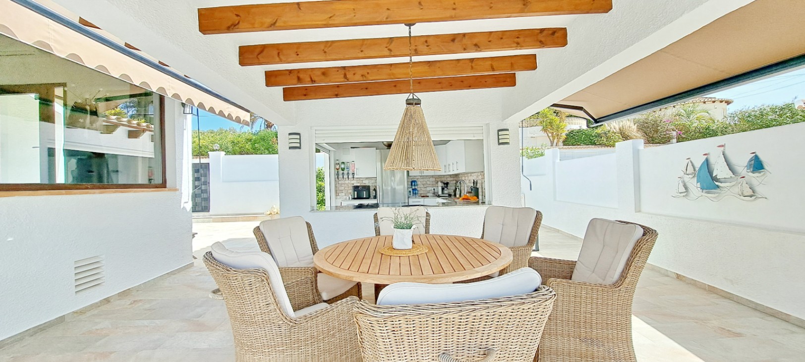 Recently renovated villa near the center