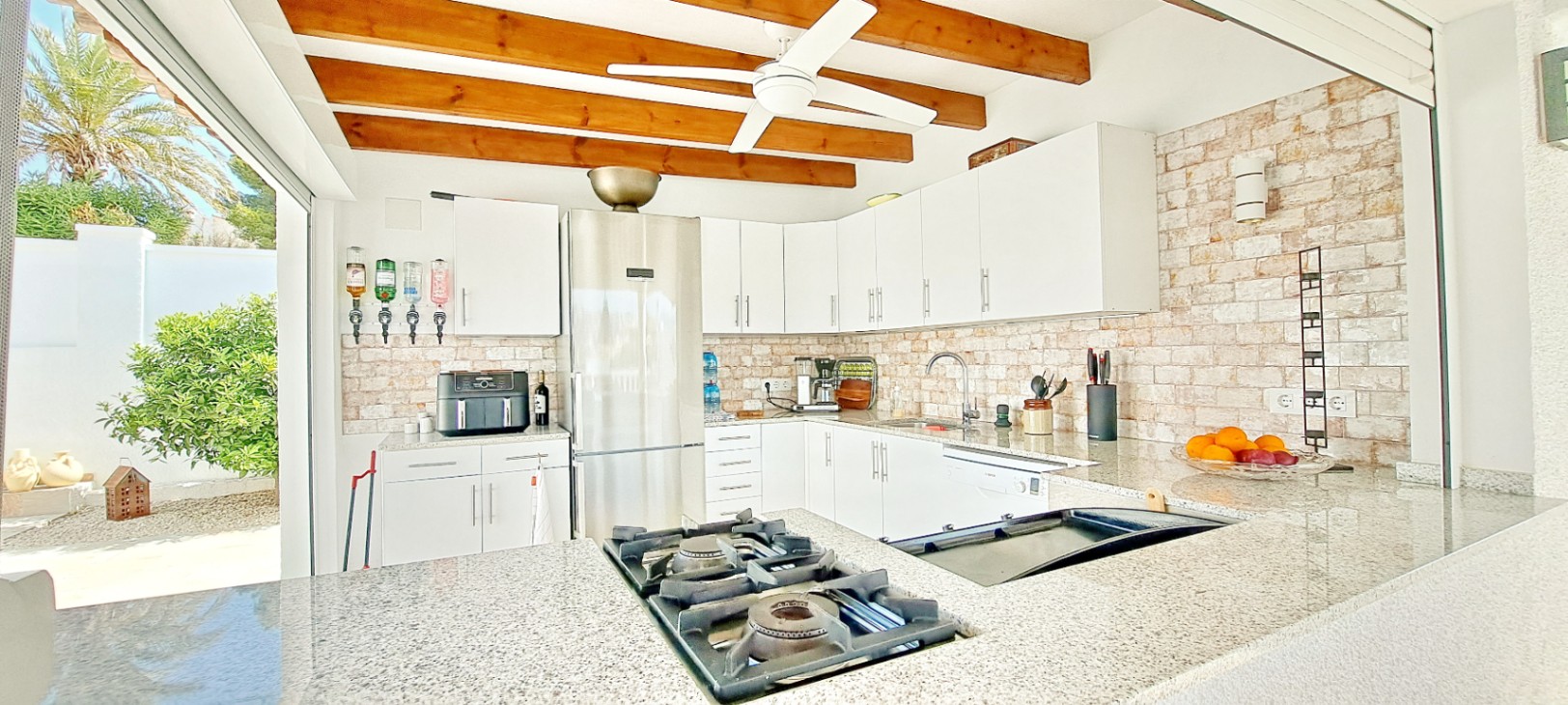 Recently renovated villa near the center