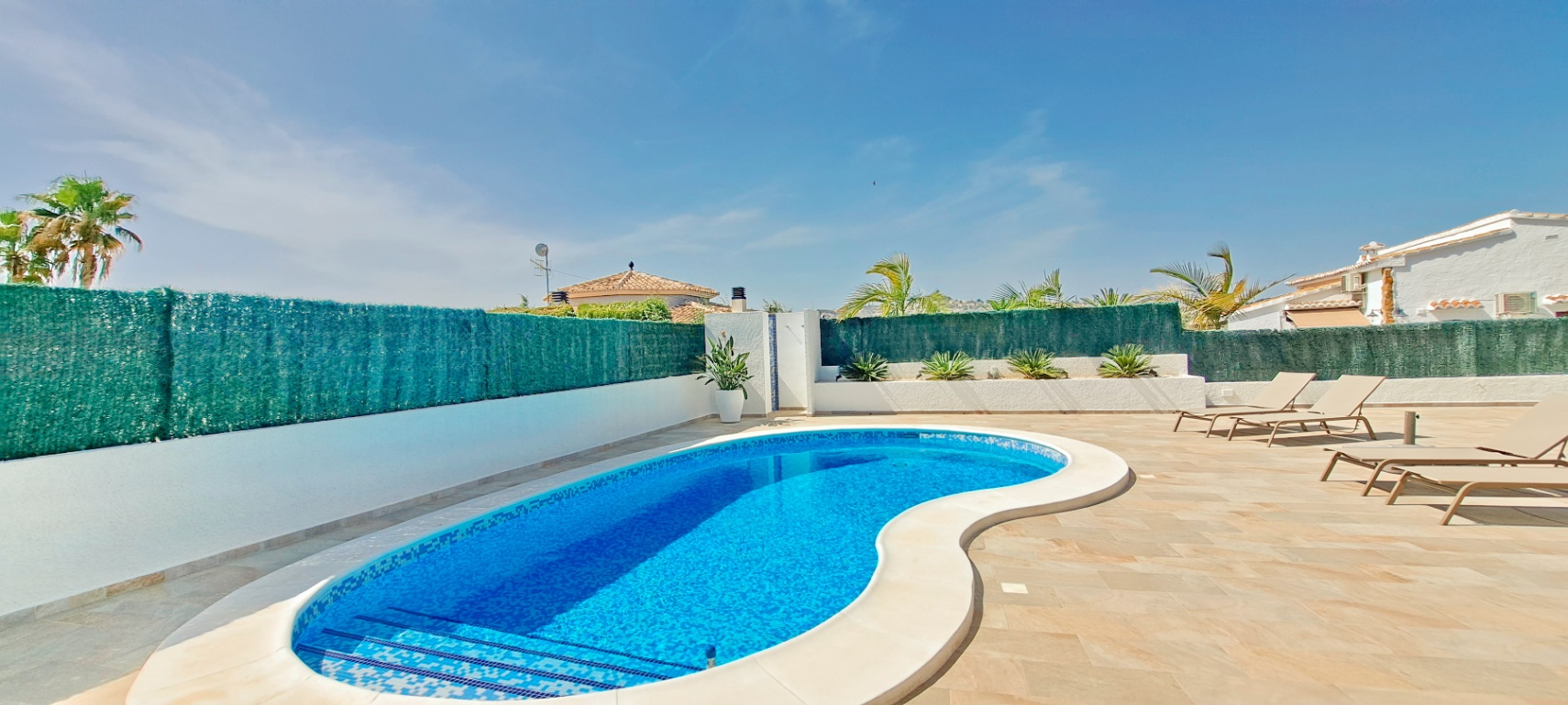 Recently renovated villa near the center