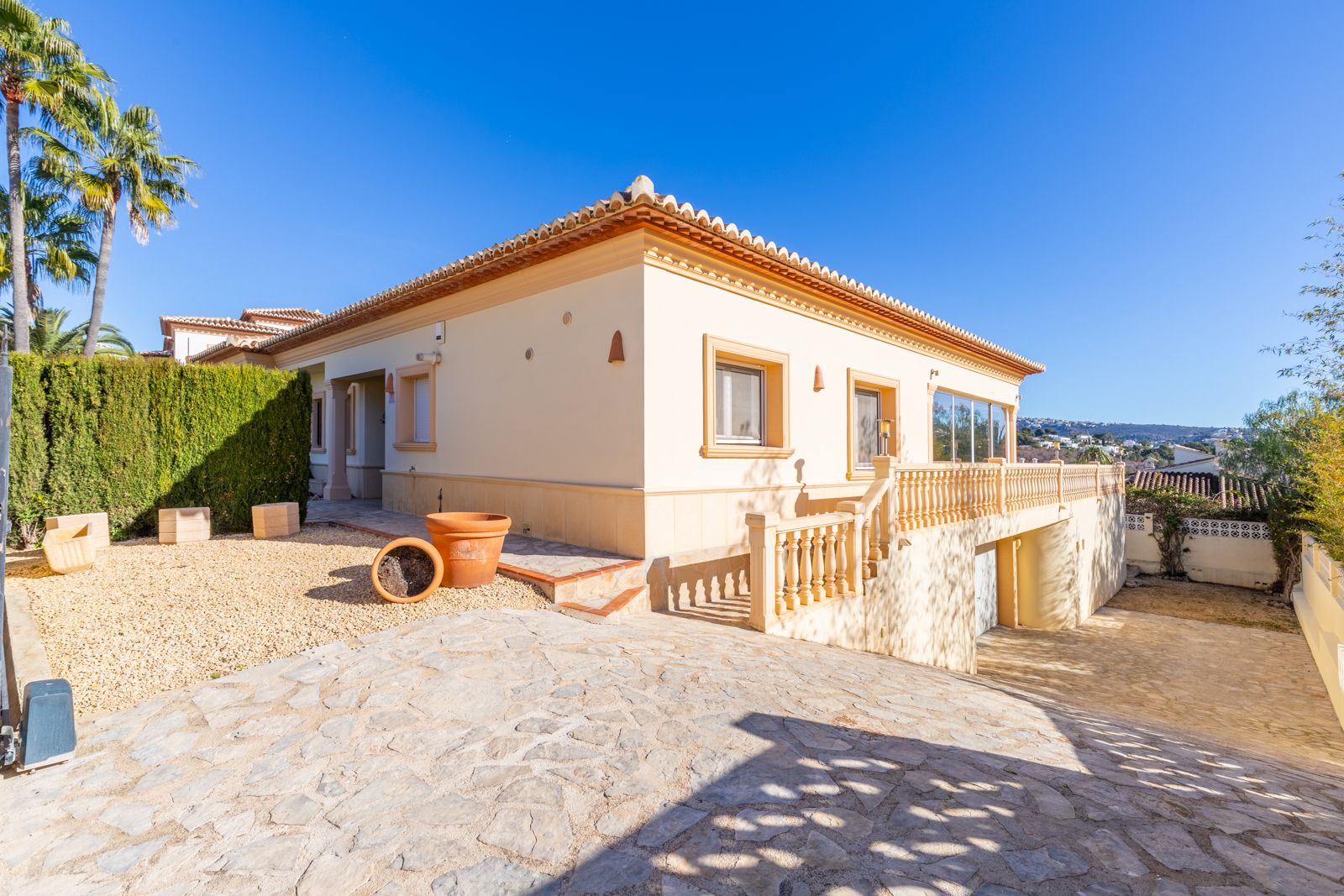 Luxury villa in Moraira – Prime location close to the sea