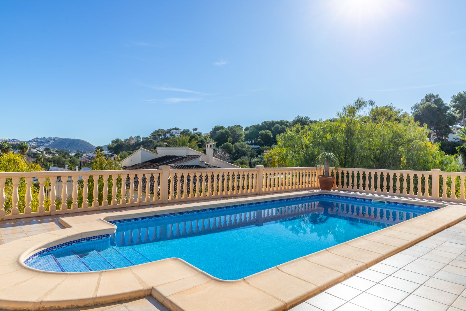 Luxury villa in Moraira – Prime location close to the sea