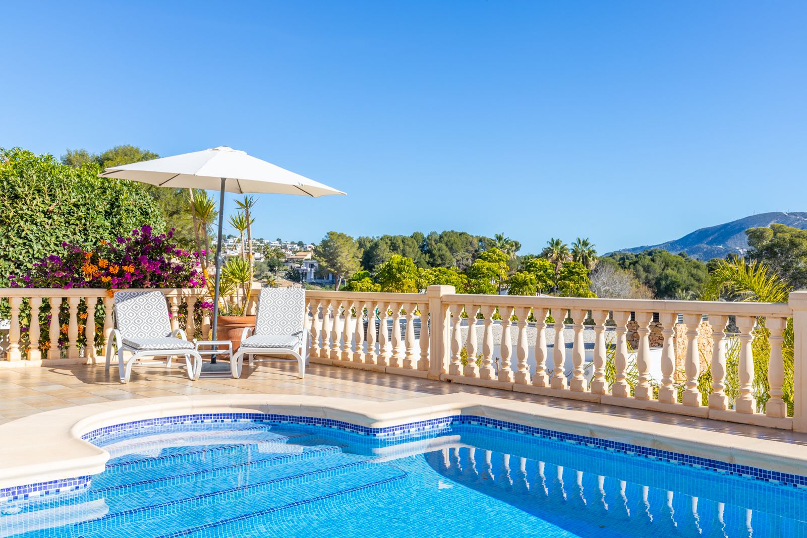 Luxury villa in Moraira – Prime location close to the sea