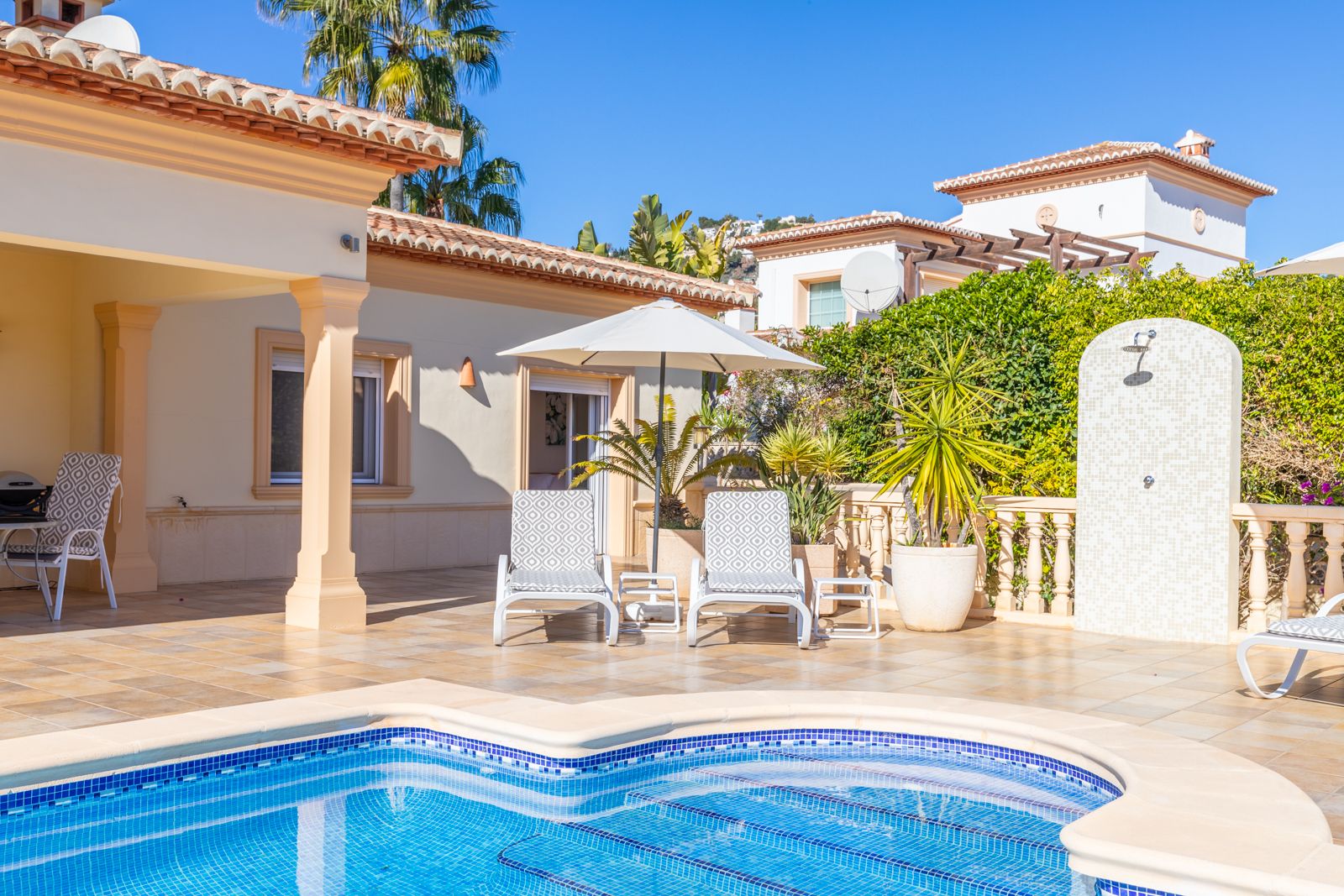 Luxury villa in Moraira – Prime location close to the sea