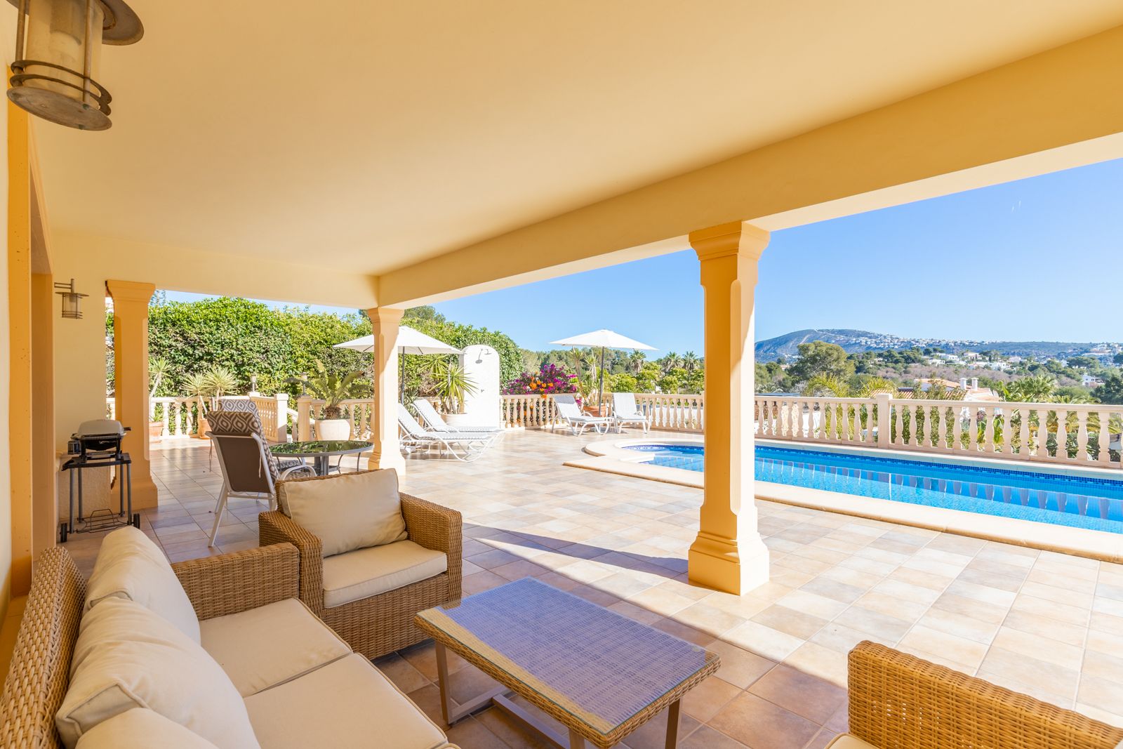 Luxury villa in Moraira – Prime location close to the sea