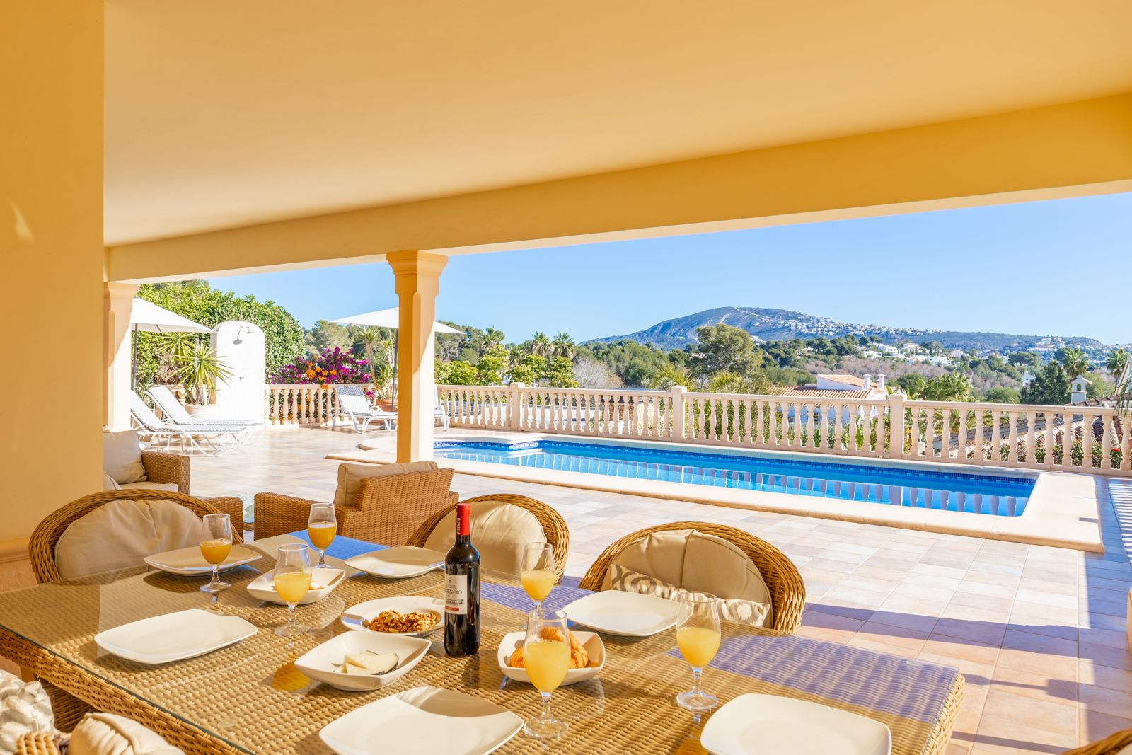 Luxury villa in Moraira – Prime location close to the sea