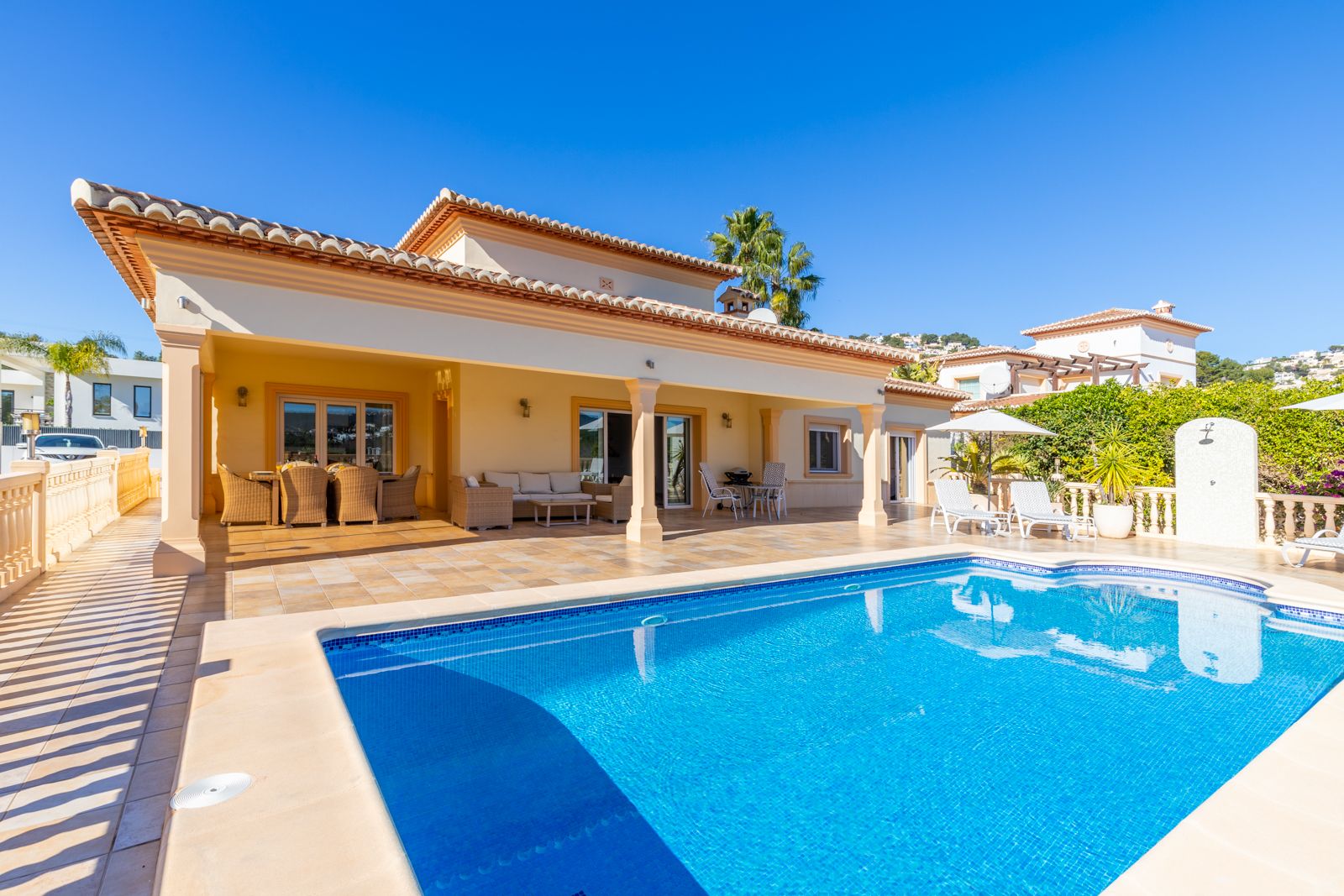 Luxury villa in Moraira – Prime location close to the sea