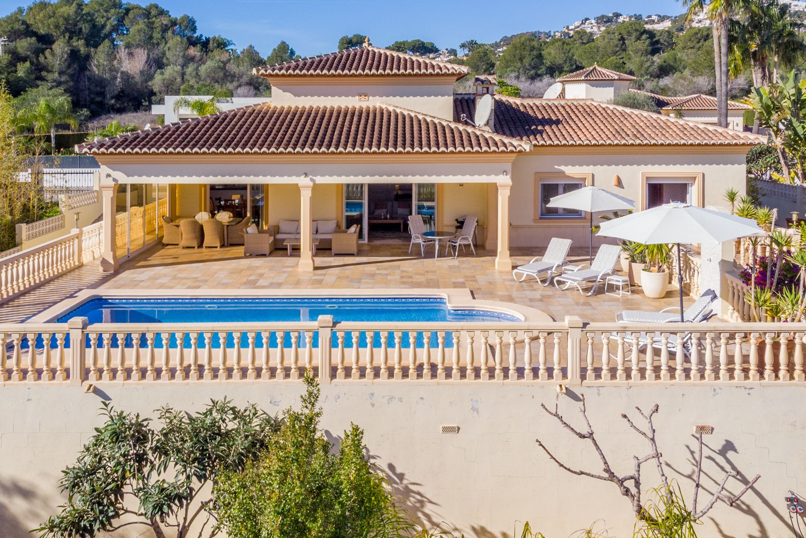 Luxury villa in Moraira – Prime location close to the sea