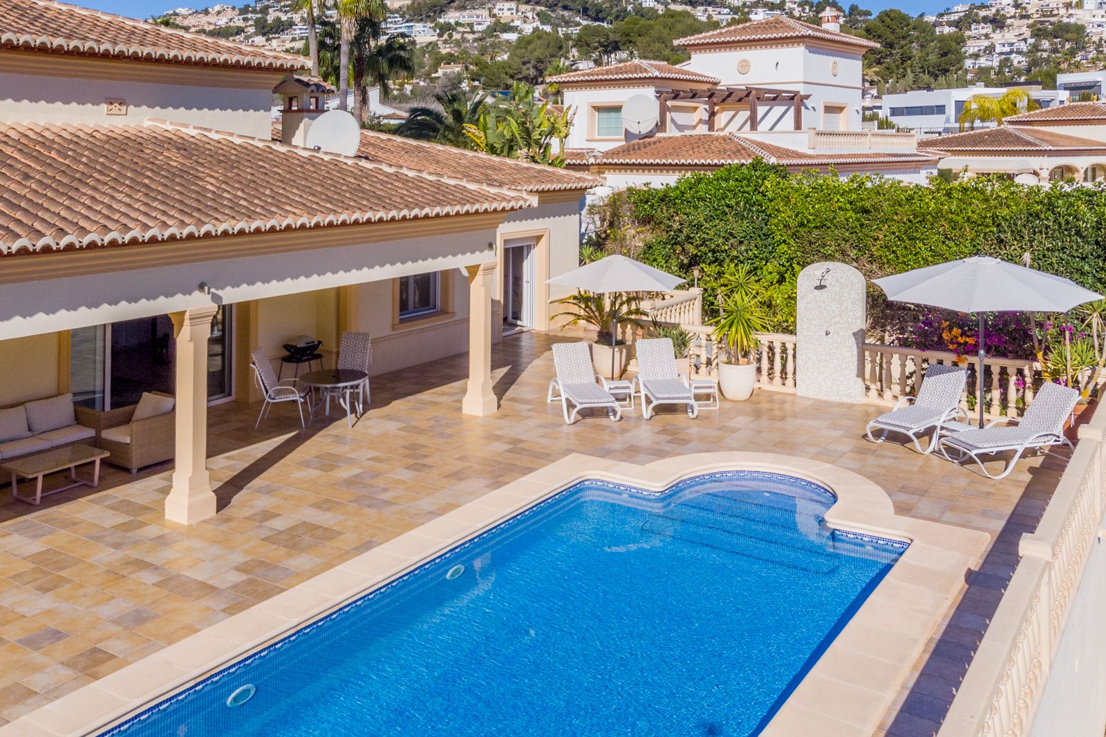 Luxury villa in Moraira – Prime location close to the sea