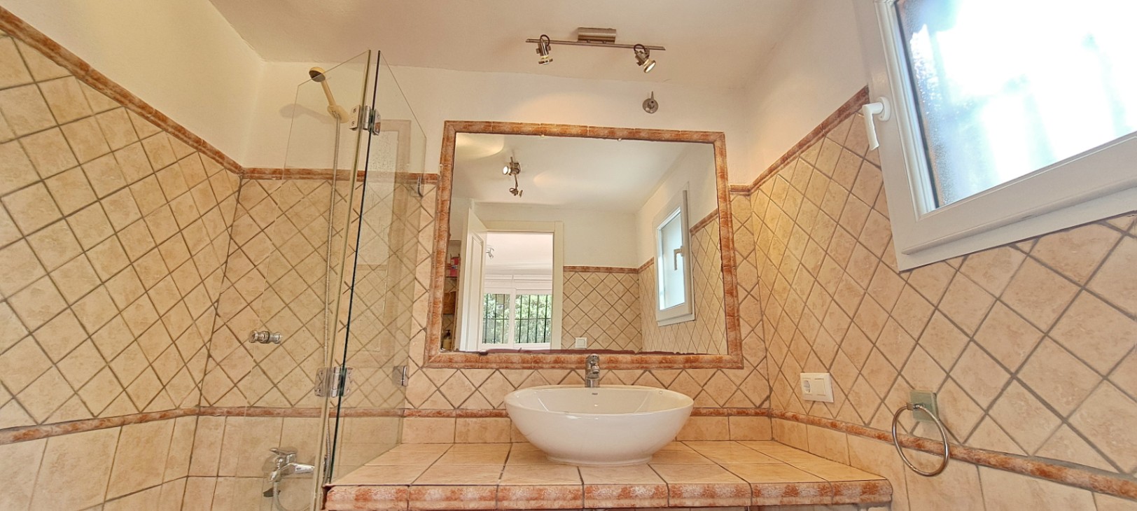 Charming villa near the center of Moraira