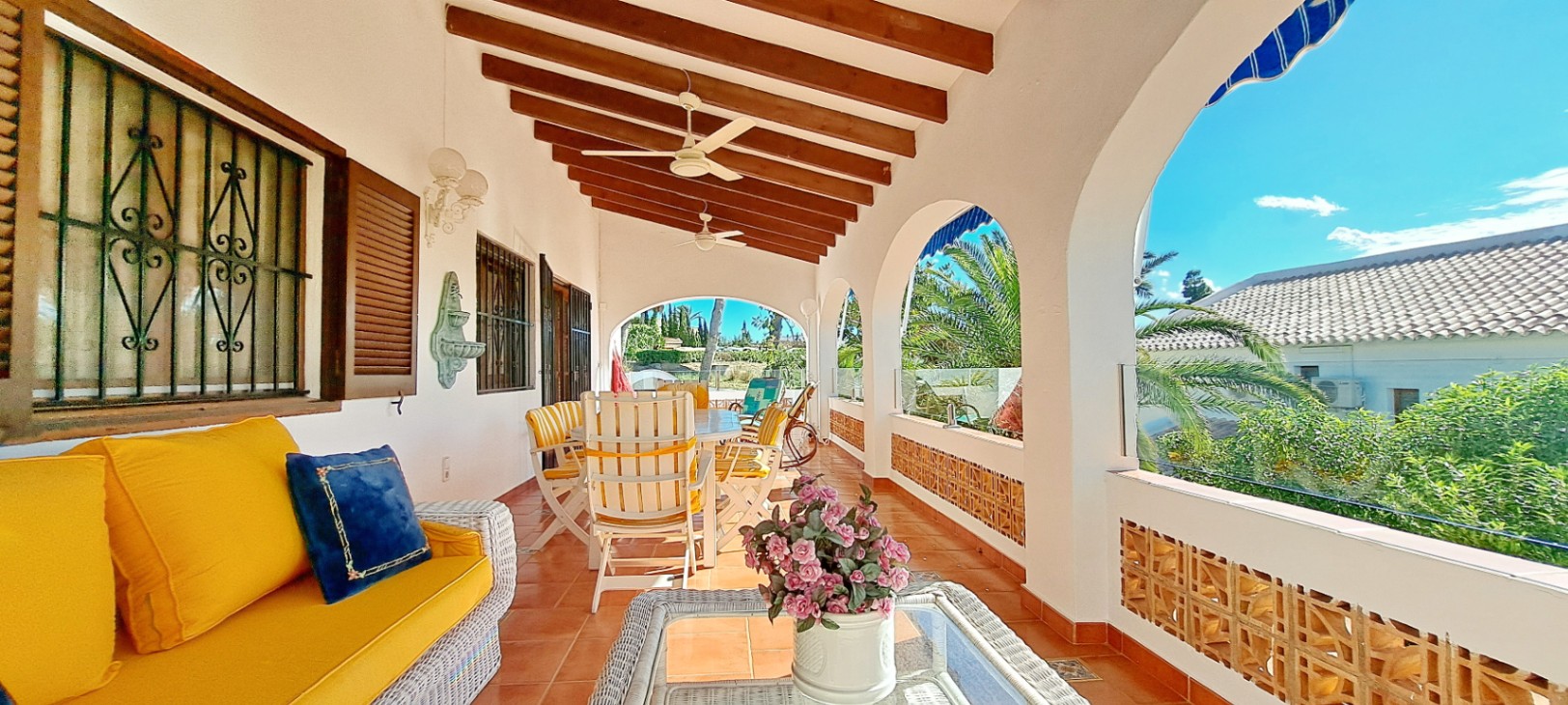 Charming villa near the center of Moraira