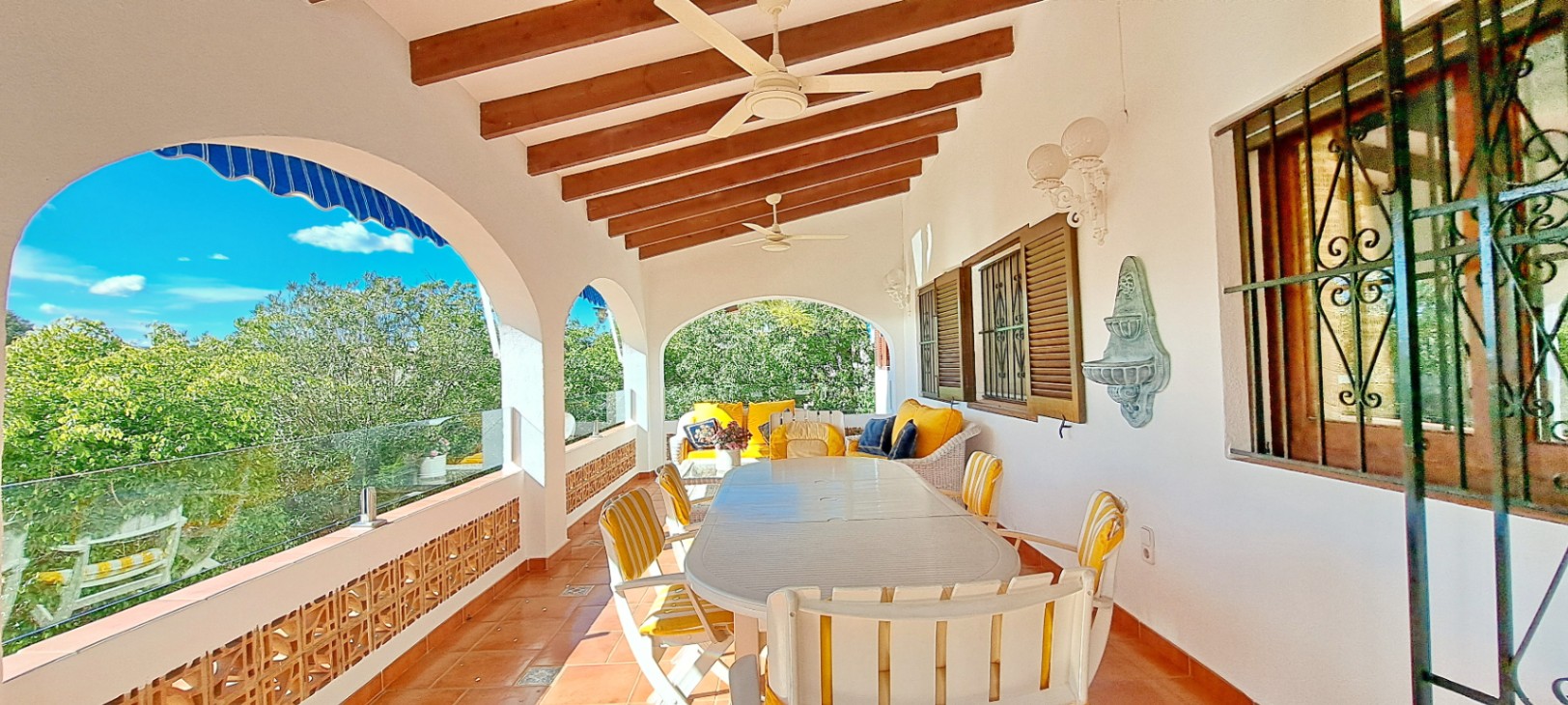 Charming villa near the center of Moraira
