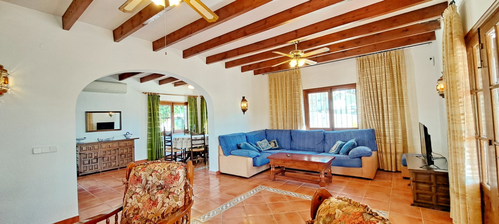 Charming villa near the center of Moraira