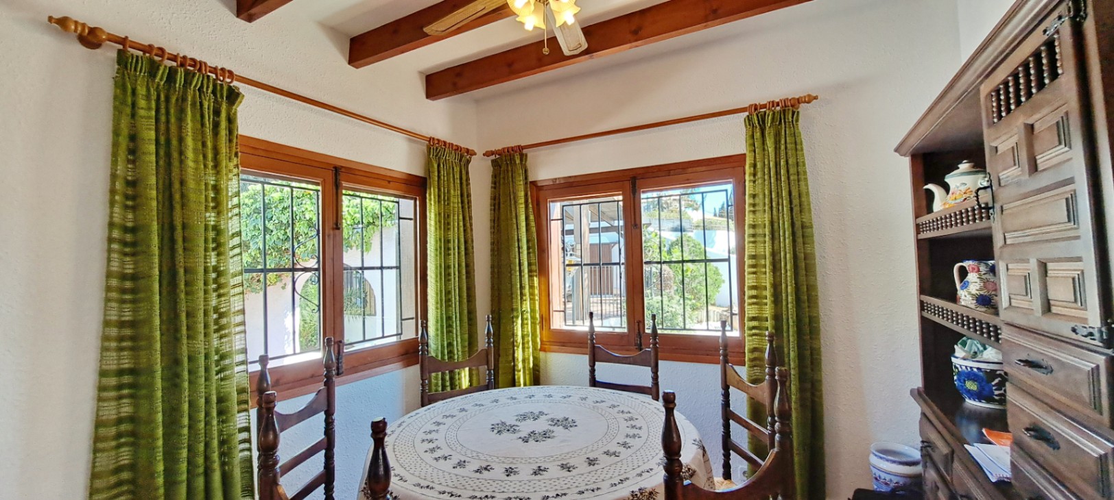 Charming villa near the center of Moraira