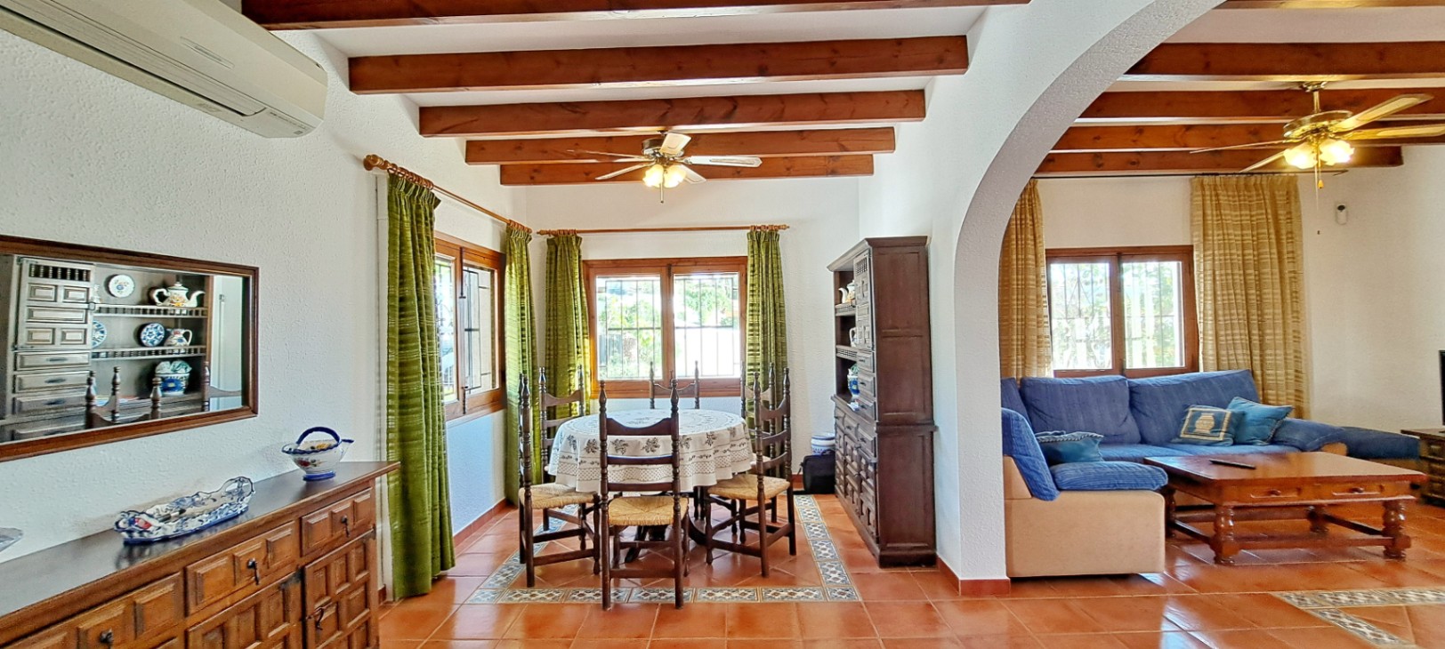 Charming villa near the center of Moraira